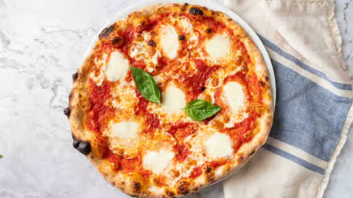 Bresaola & funghi pizza